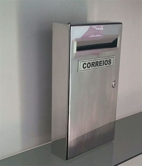 De Porta Em Slot De Correio Isolada