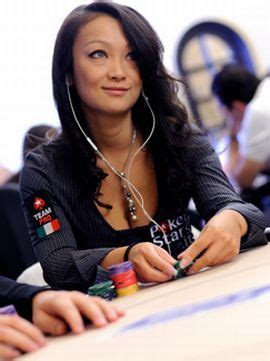 Giada Fang Poker