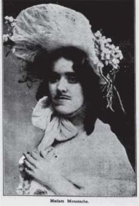 Madame Moustache Novibet