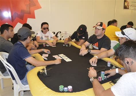 Na Noite De Domingo O Torneio De Poker De San Diego