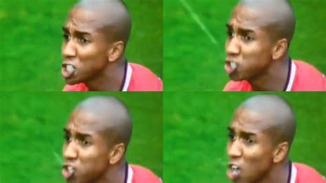 Passaro Dados Em Ashley Young Boca