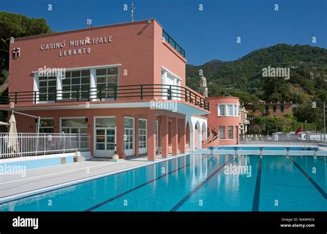 Piscina De Casino Municipal Levanto