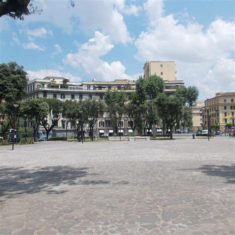 Sala De Fenda Piazza Re Di Roma