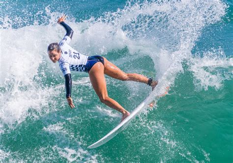 Surfing Beauties Betway