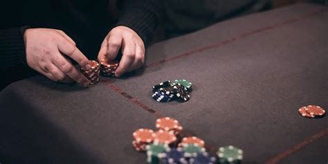 Voltar Pedra De Poker De Casino